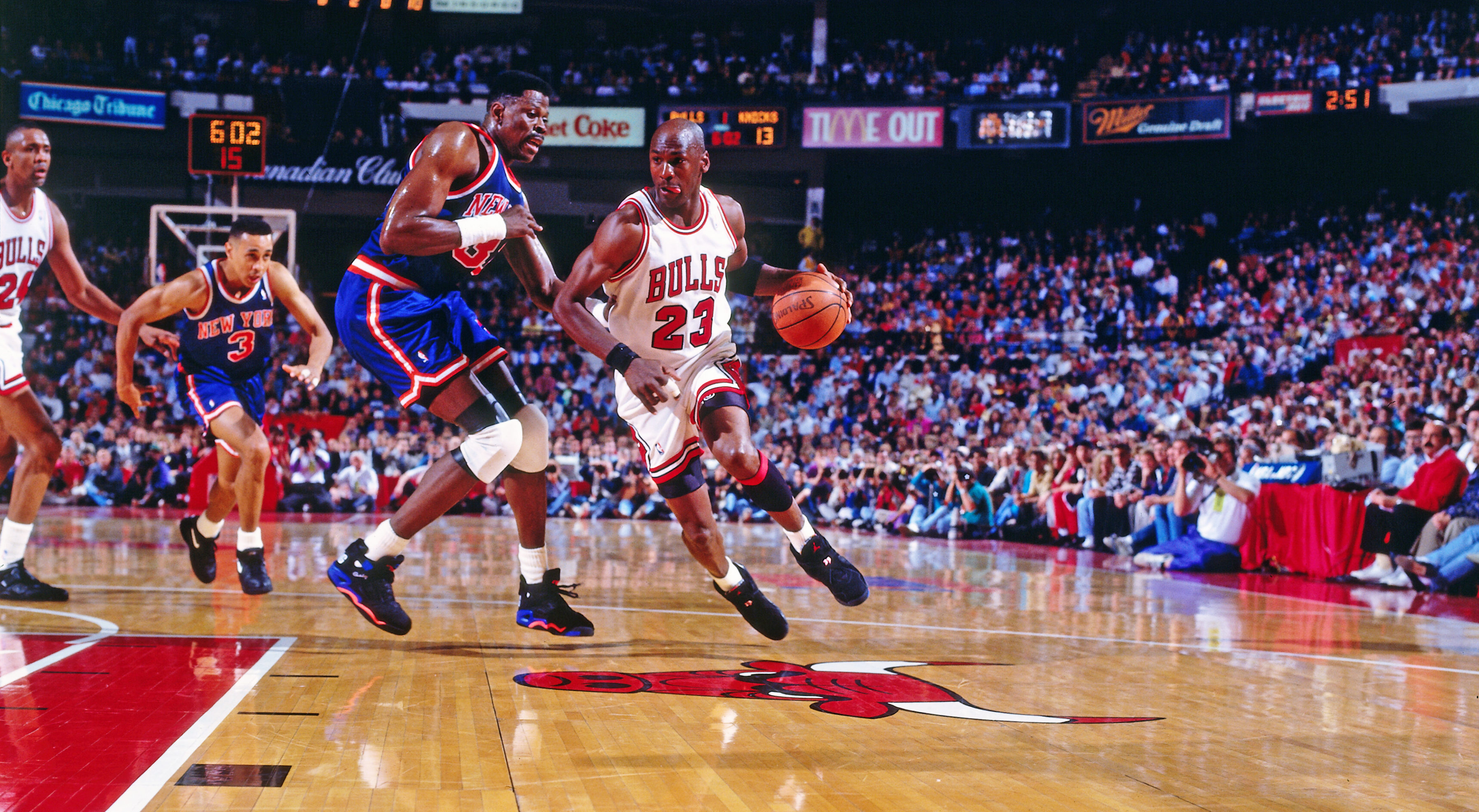 CHICAGO - MAY 31: Michael Jordan #23 of the Chicago Bulls dribbles against Patrick Ewing #33 of the New York Knicks during Game Four of the 1993 Eastern Conference Finals on May 31, 1993 at Chicago Stadium in Chicago, Illinois. NOTE TO USER: User expressly acknowledges and agrees that, by downloading and or using this photograph, User is consenting to the terms and conditions of the Getty Images License Agreement. Mandatory Copyright Notice: Copyright 1993 NBAE (Photo by Nathaniel S. Butler/NBAE via Getty Images)