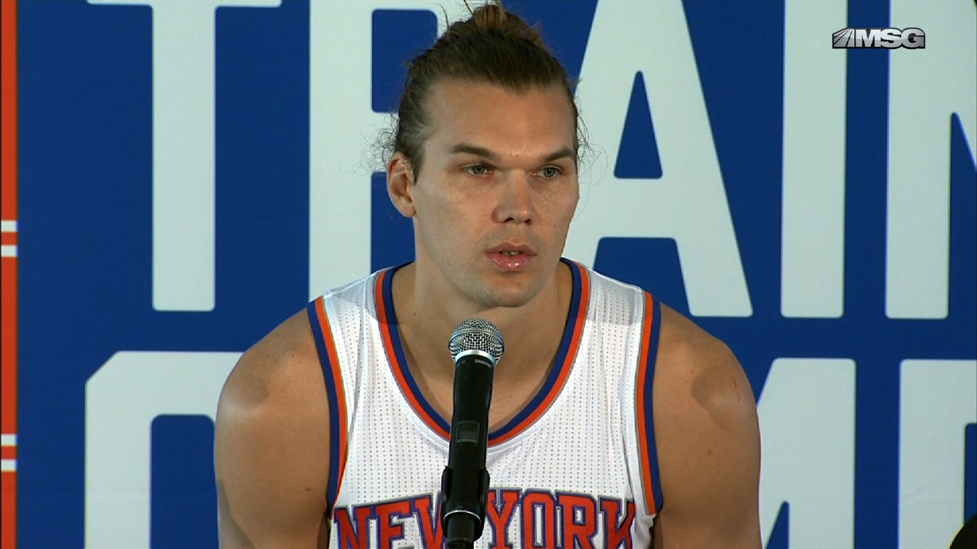 Knicks Re Sign Lou Amundson Msgnetworks Com